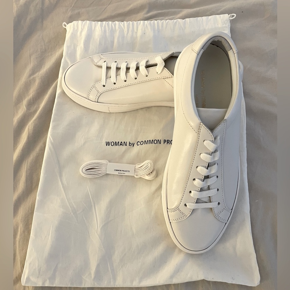 Woman by common project sneaker size 40